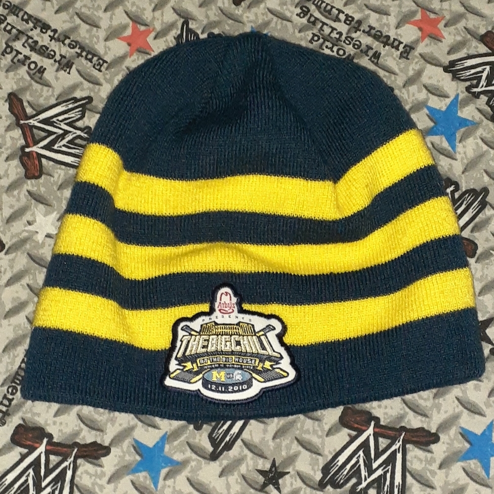 2010 Reversible Adidas Michigan Wolverines Winter Bea… - Gem